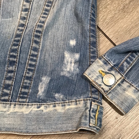 True Religion Jimmy Light Wash Distressed Trucker Denim Jacket size S - Picture 2 of 11